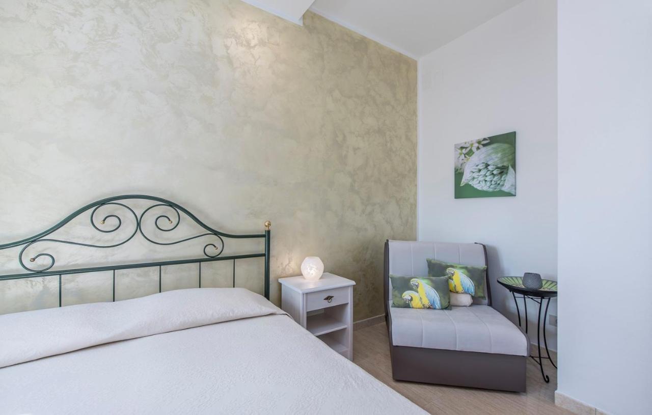 Apartment Complex Orzan Lovrecica Екстер'єр фото