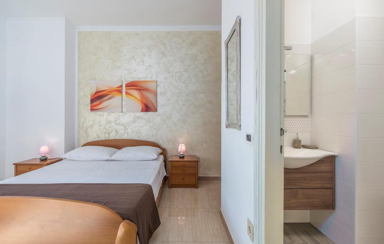 Apartment Complex Orzan Lovrecica Екстер'єр фото