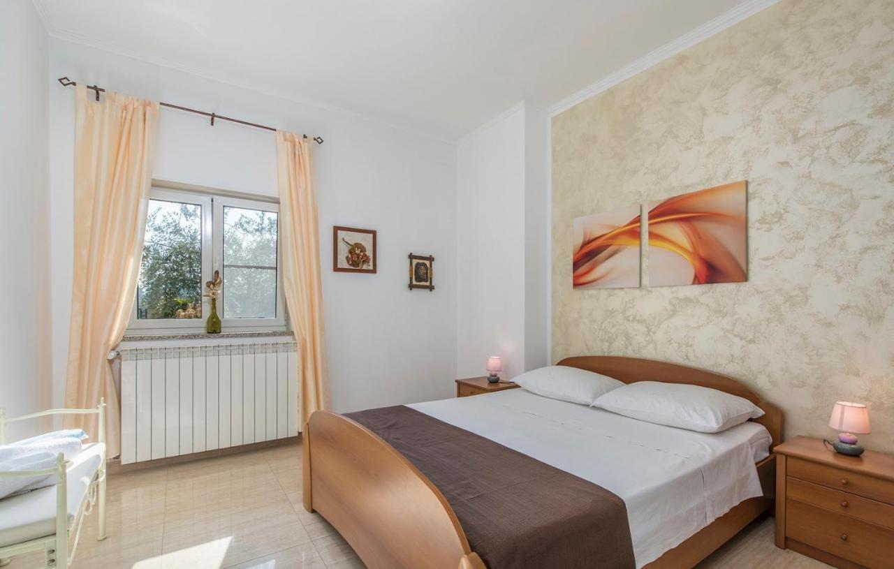 Apartment Complex Orzan Lovrecica Екстер'єр фото
