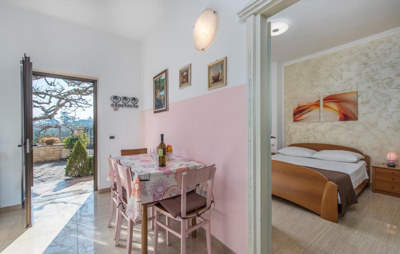 Apartment Complex Orzan Lovrecica Екстер'єр фото
