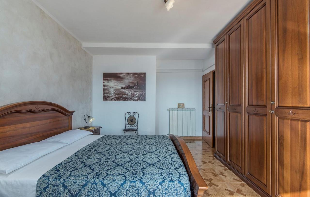 Apartment Complex Orzan Lovrecica Екстер'єр фото