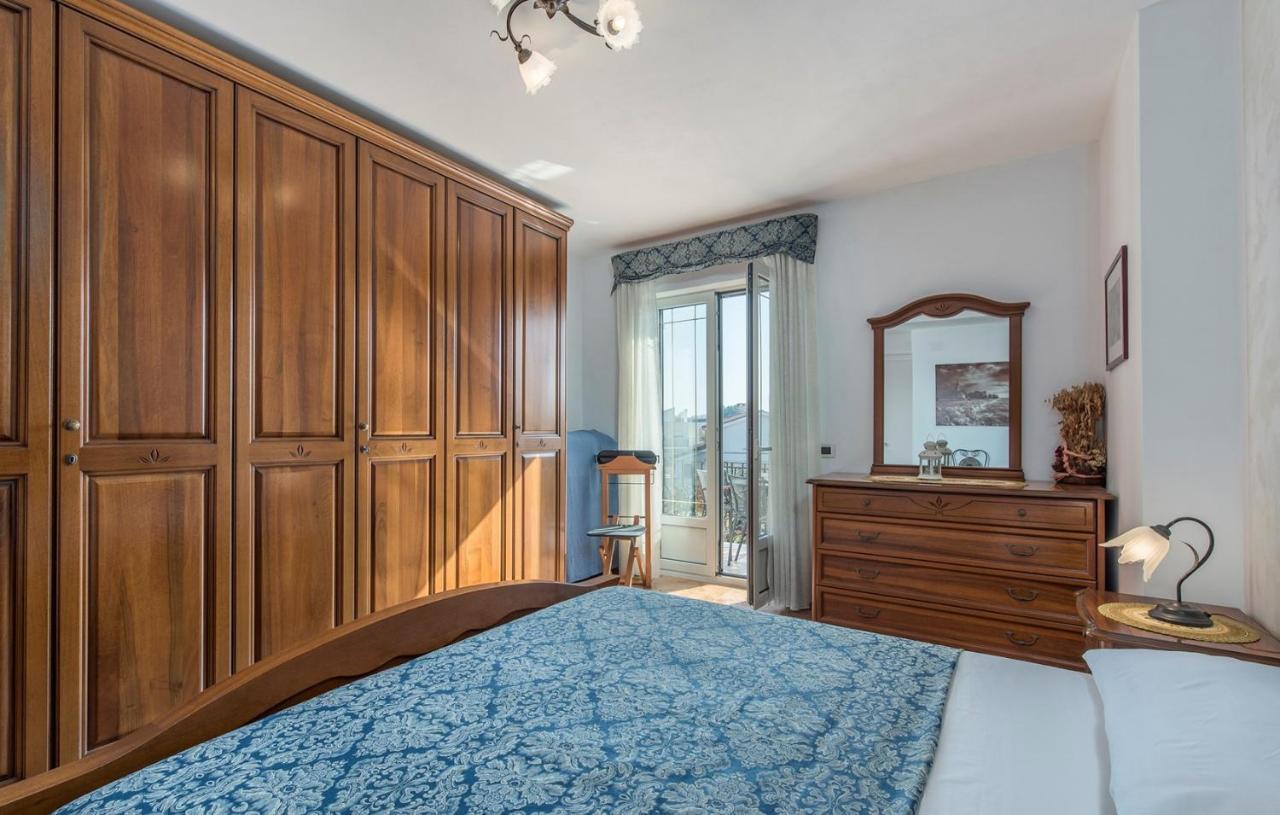 Apartment Complex Orzan Lovrecica Екстер'єр фото