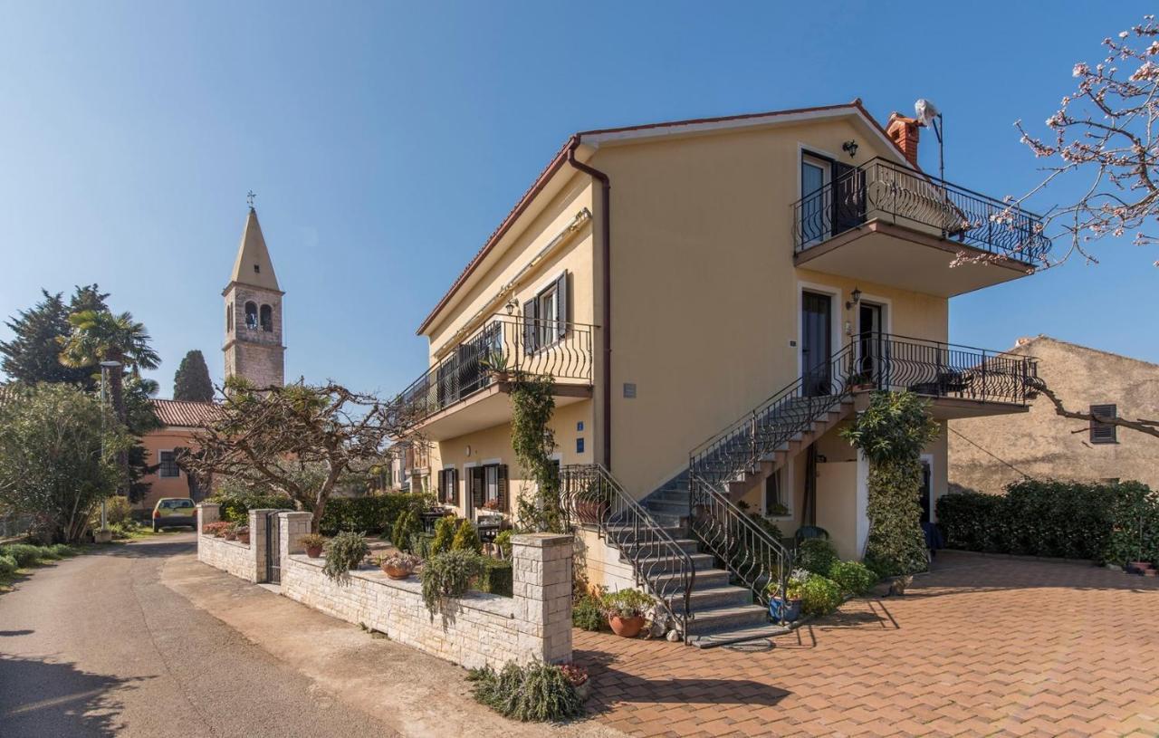 Apartment Complex Orzan Lovrecica Екстер'єр фото