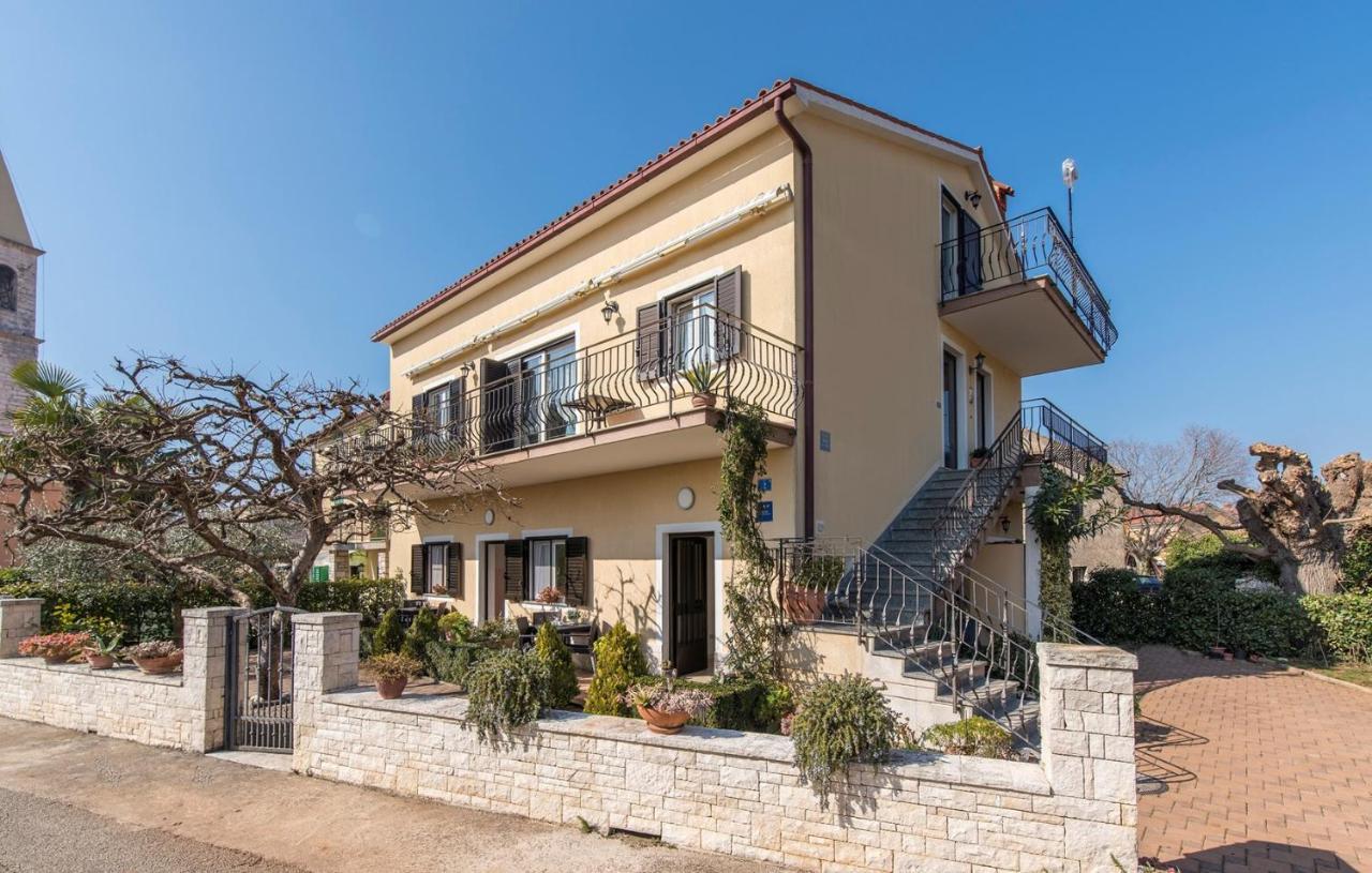Apartment Complex Orzan Lovrecica Екстер'єр фото