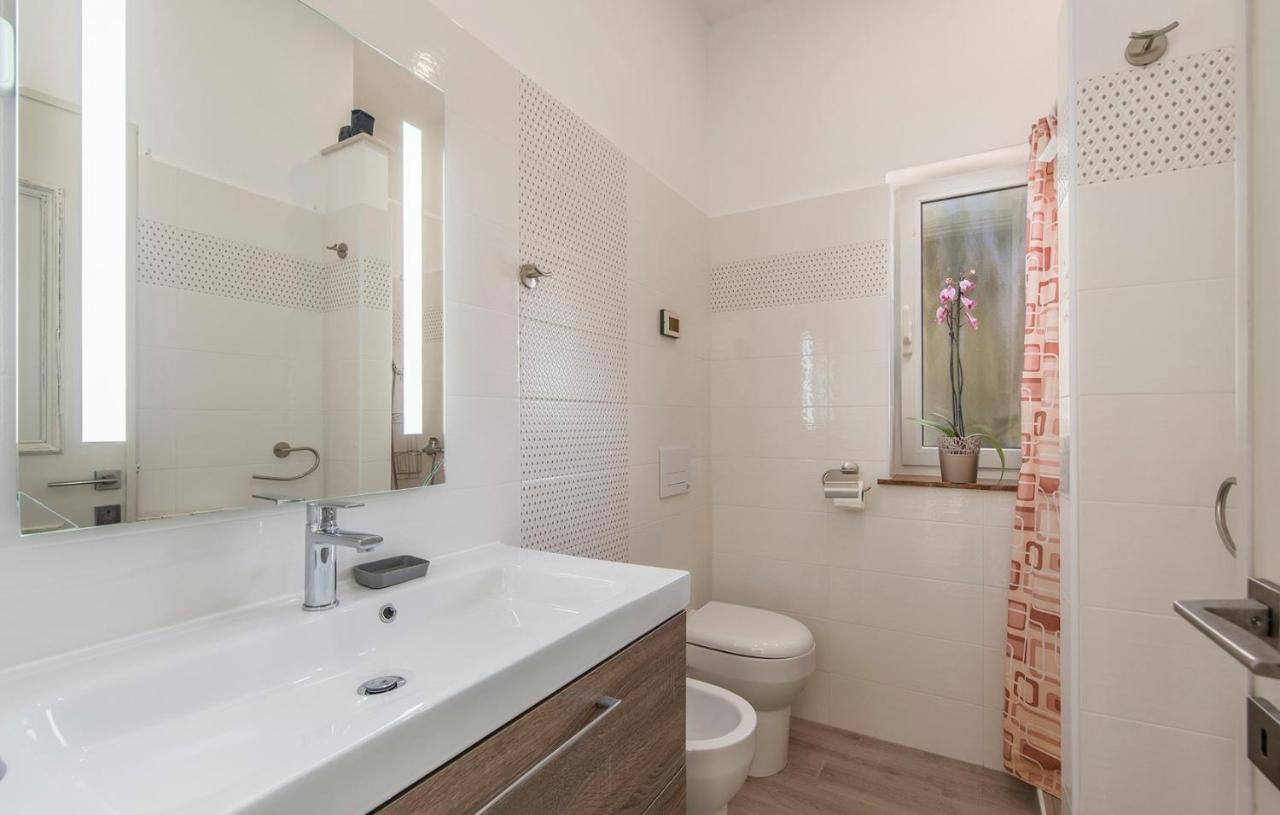 Apartment Complex Orzan Lovrecica Екстер'єр фото