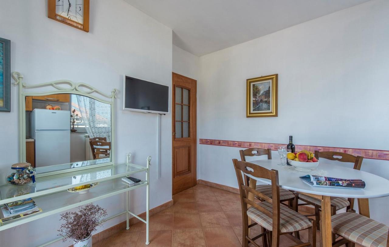 Apartment Complex Orzan Lovrecica Екстер'єр фото