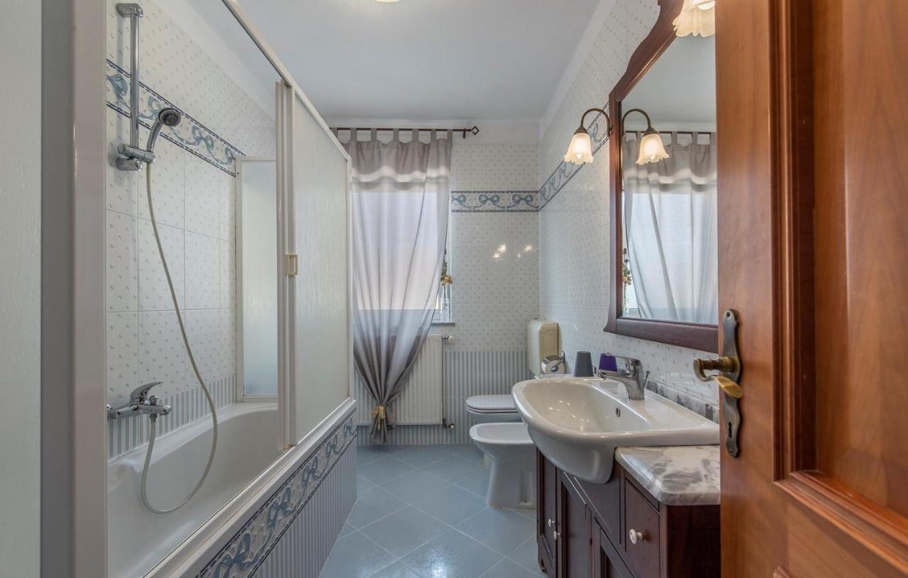 Apartment Complex Orzan Lovrecica Екстер'єр фото