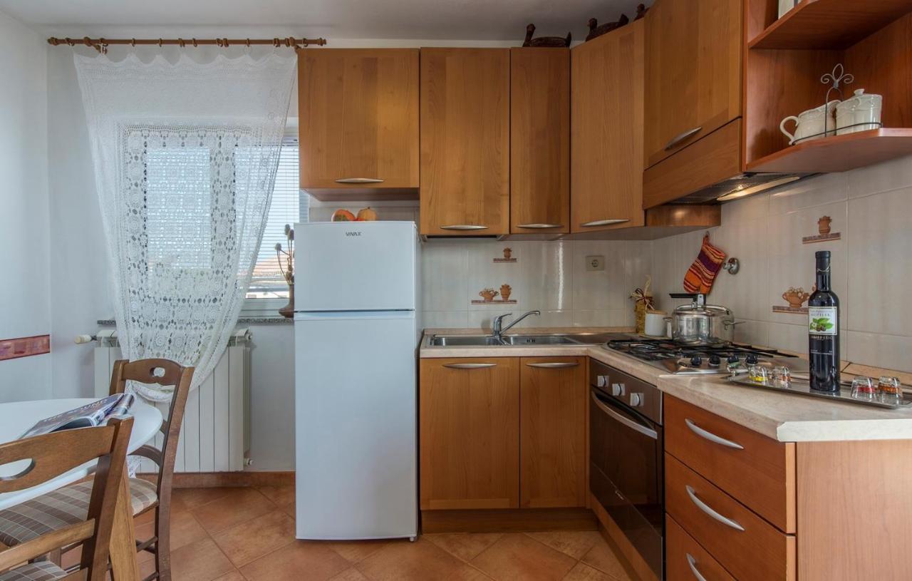 Apartment Complex Orzan Lovrecica Екстер'єр фото